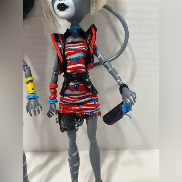 MONSTER HIGH Doll zombie shakes meowlody and Purrsephone werecat sisters dolls - Picture 4 of 13